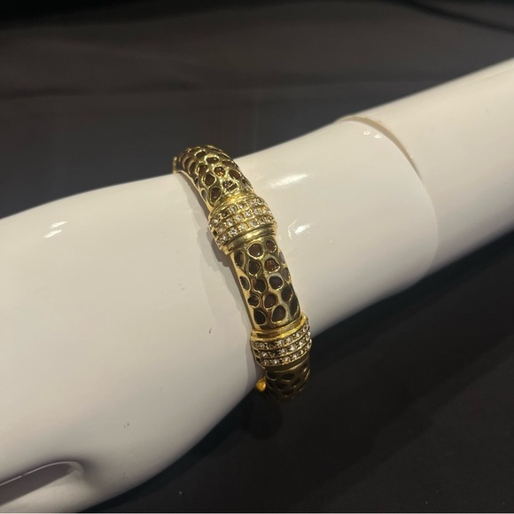 3 For $20! Various Bangle Bracelets Gold & Silver Toned Pink Bracelet Set of 6 - Picture 4 of 5